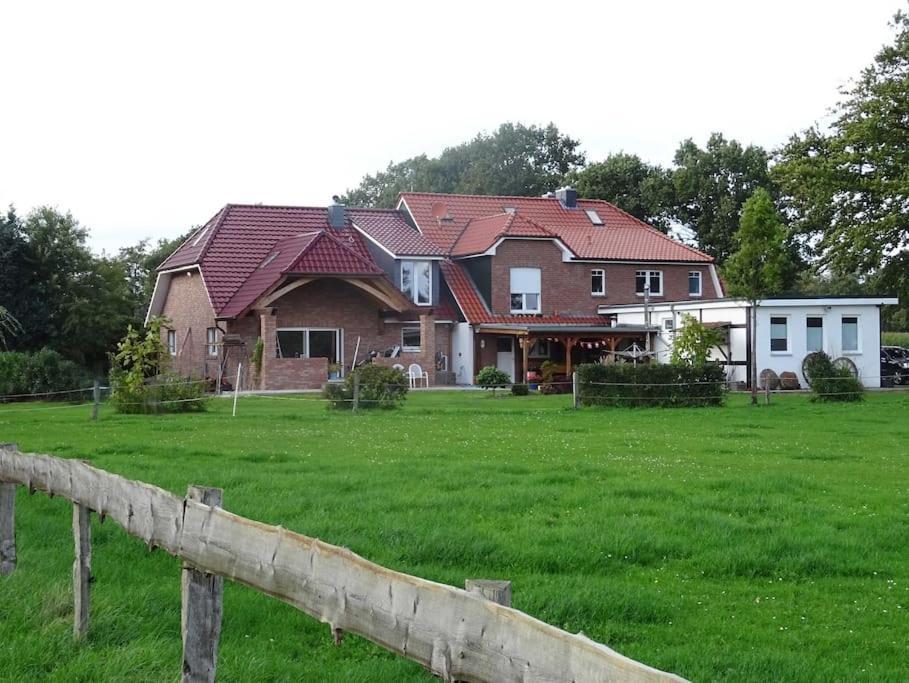 Charmante Ferienwohnung In Idyllischer Lage يفير المظهر الخارجي الصورة